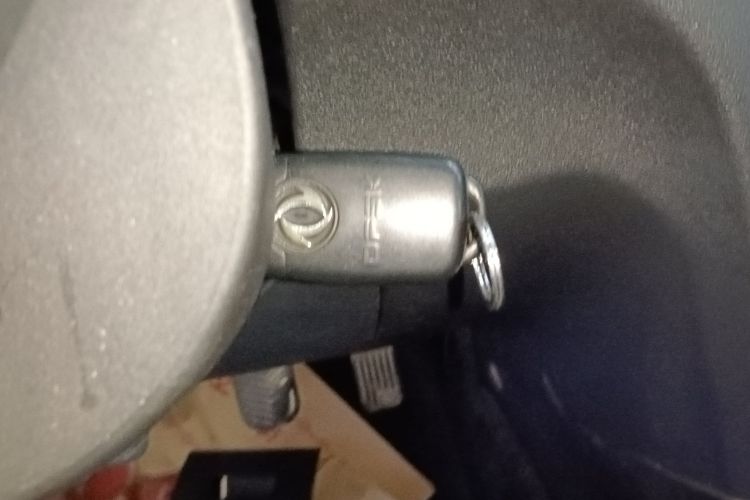 东风风光 风光370 2016款 1.5L 手动精英居家版 7座中控内饰11