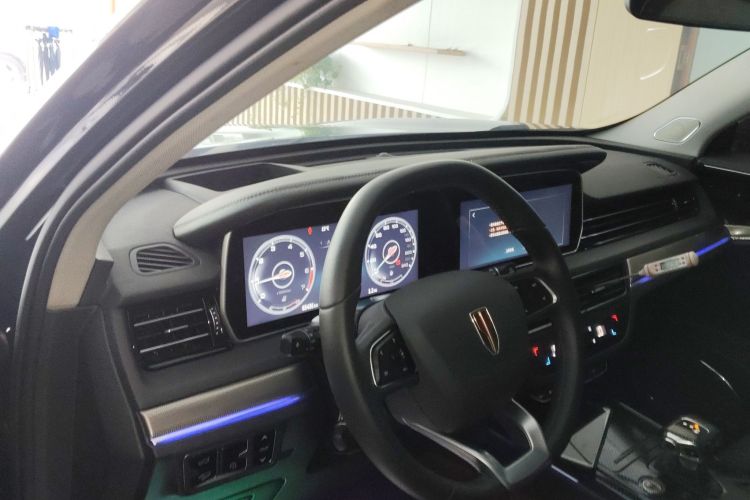 红旗HS5 2022款 改款 2.0T 智联旗享版中控内饰12