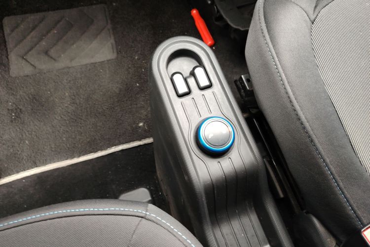 五菱汽车 宏光MINIEV 2022款 轻松款 磷酸铁锂中控内饰18