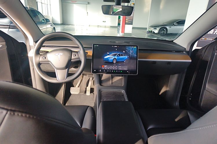 特斯拉 Model Y 2022款 改款 后轮驱动版中控内饰12