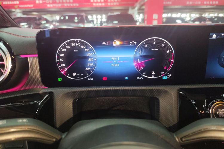 奔驰A级 2024款 改款 A 200 L 时尚型中控内饰14