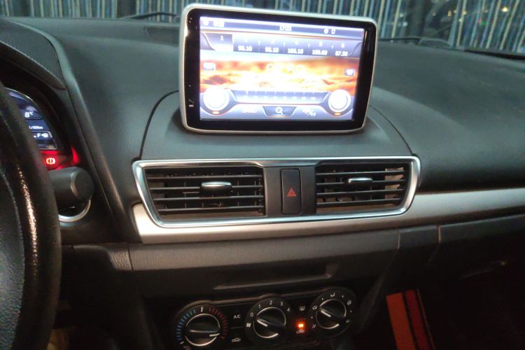 马自达3 昂克赛拉 2016款 三厢 1.5L 自动舒适型中控内饰16