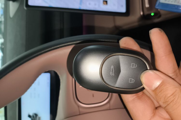 蔚来EC6 2023款 75kWh中控内饰7001