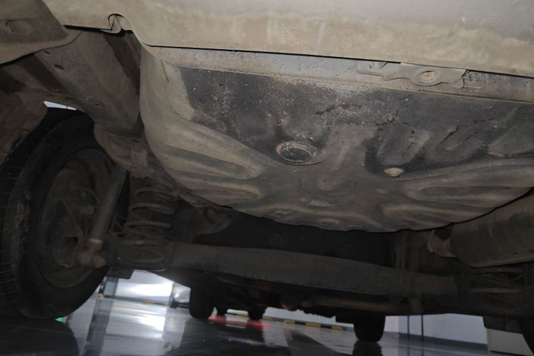 丰田 威驰 2014款 1.3L 手动型尚版局部细节9009