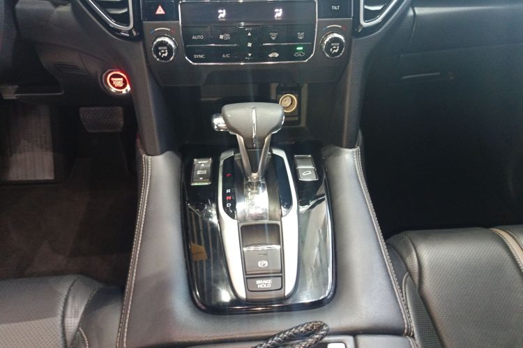 本田UR-V 2020款 240TURBO 两驱致悦版中控内饰18