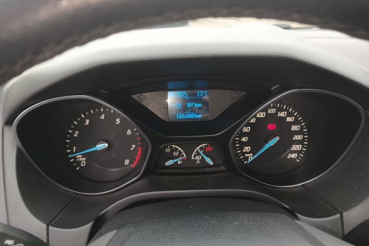 福特 福克斯 2012款 三厢 1.6L 自动风尚型中控内饰14