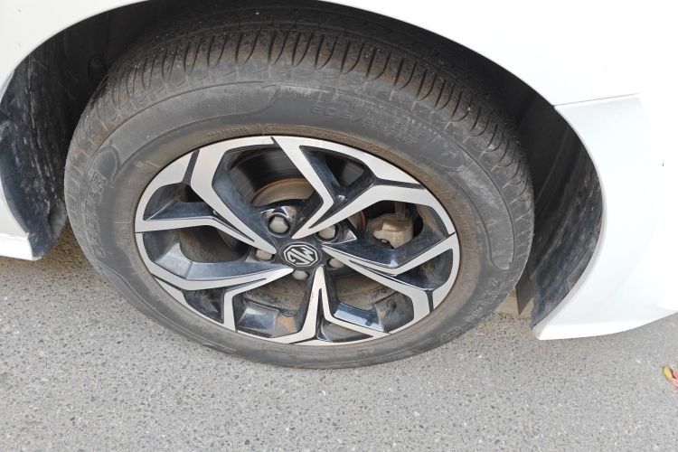 名爵 MG5 2021款 180DVVT CVT青春风尚版车身外观10