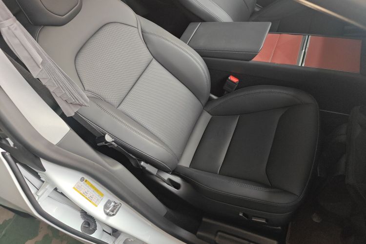 特斯拉 Model Y 2025款 后轮驱动版局部细节41