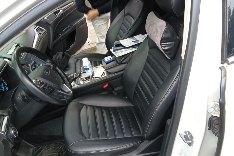 福特 蒙迪欧 2020款 EcoBoost 200 时尚型局部细节19