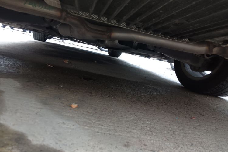 奔驰C级 2017款 改款 C 200 L 运动版局部细节9009