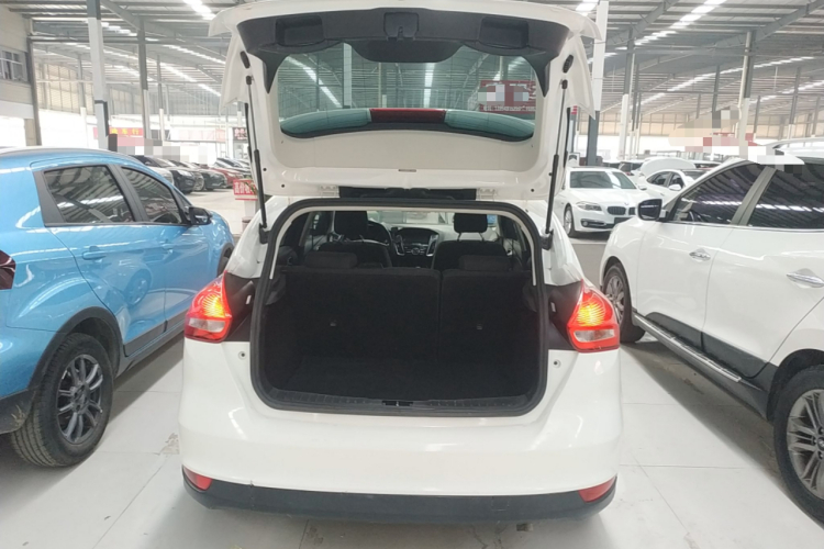 福特 福克斯 2018款 两厢经典 1.6L 自动舒适型智行版机舱底盘23