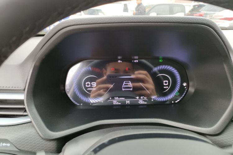 吉利汽车 帝豪 2025款 第4代 1.5L 手动龙腾版局部细节14