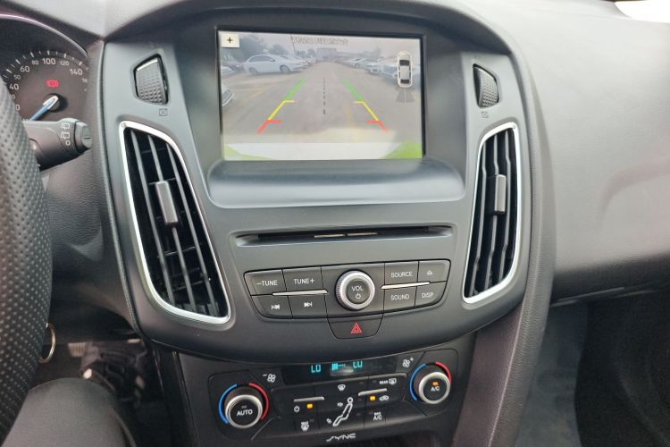 福特 福克斯 2018款 两厢经典 EcoBoost 180 自动精英型中控内饰16