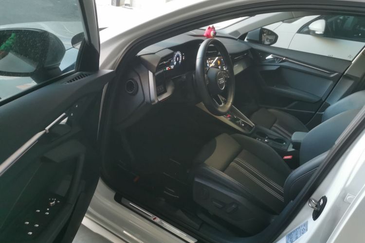 奥迪A3 2024款 A3L Limousine 35 TFSI 时尚运动型中控内饰20