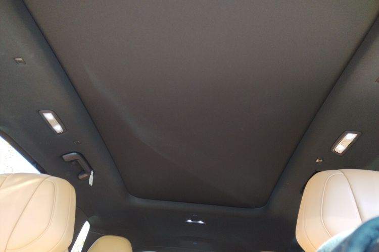 领克09 EM-P 2023款 2.0TD EM-P 远航版PM 七座中控内饰22