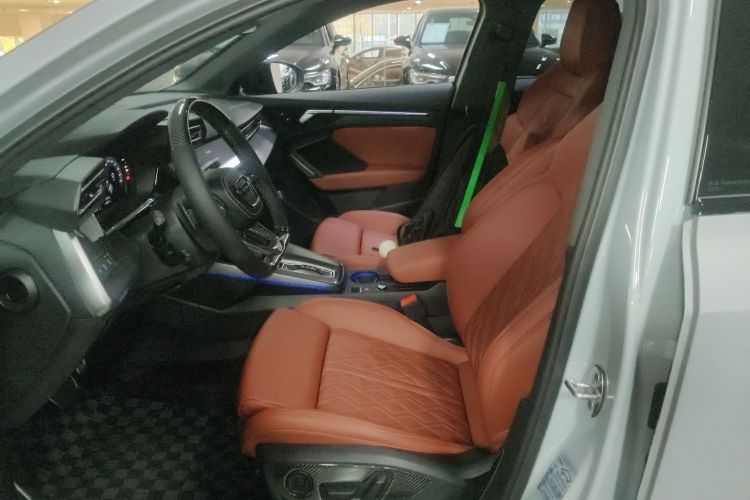 奥迪A3 2025款 Sportback 35TFSI 飞驰尊享型中控内饰19