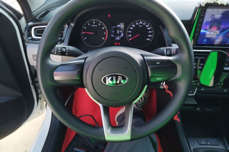 起亚 福瑞迪 2019款 1.6L 手动舒适版 国VI中控内饰13