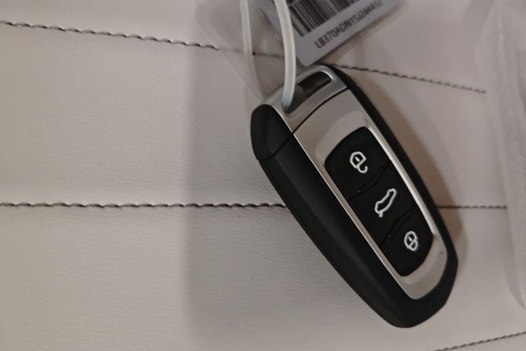 吉利银河 2025款 210km 熊猫骑士中控内饰11