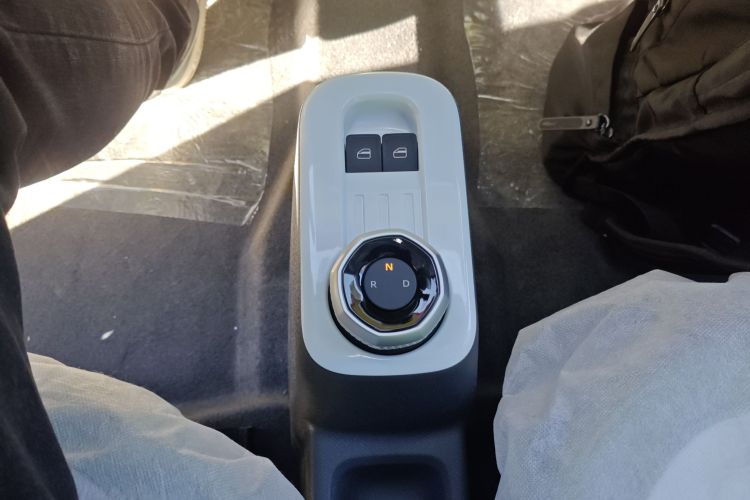 吉利银河 2025款 210km 熊猫骑士中控内饰18