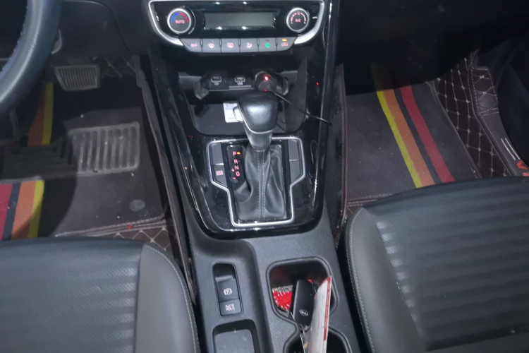 起亚 智跑 2019款 2.0L 自动智享豪华版局部细节18