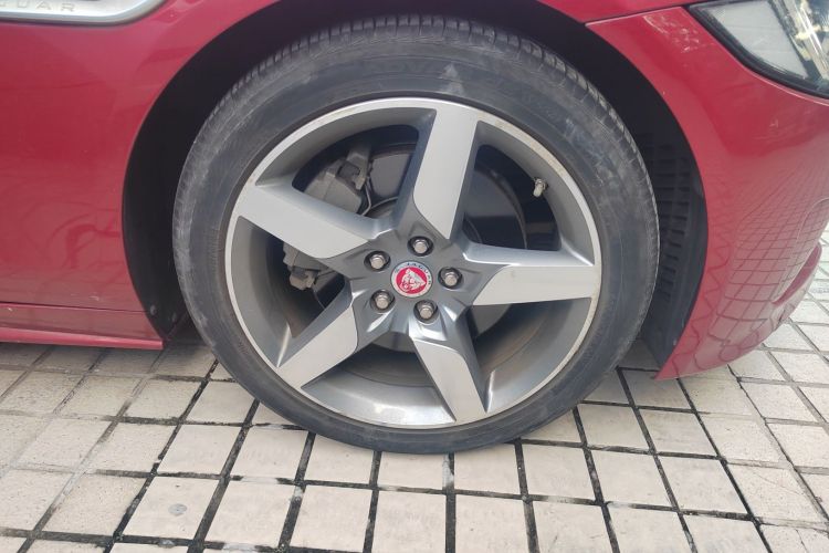 捷豹XE 2015款 2.0T 200PS R-Sport车身外观6003