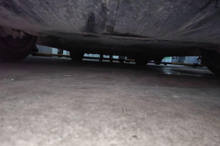 特斯拉 Model Y 2023款 长续航全轮驱动版局部细节9008