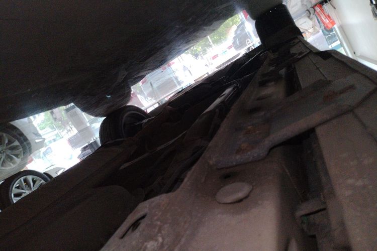 比亚迪 唐 2018款 2.0T 自动智联尊贵型 5座 国V局部细节9002