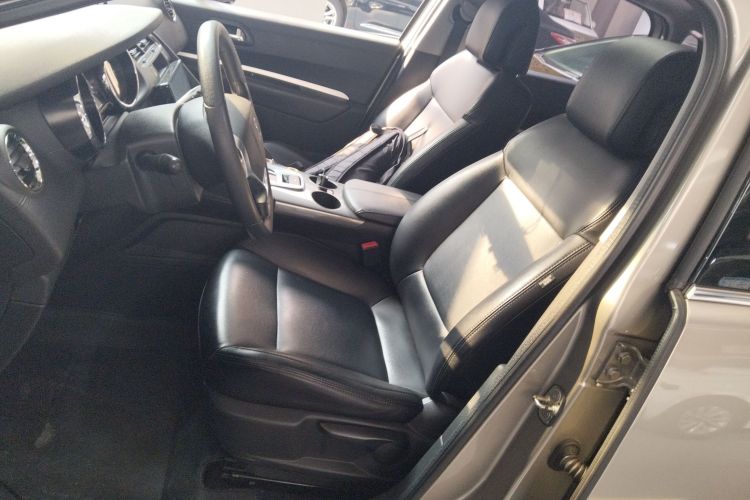 标致3008 2016款 2.0L 自动标准版中控内饰19