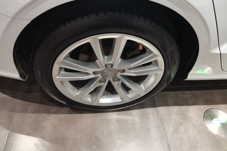 奥迪A3 2018款 30周年年型 Limousine 35 TFSI 进取型车身外观6008