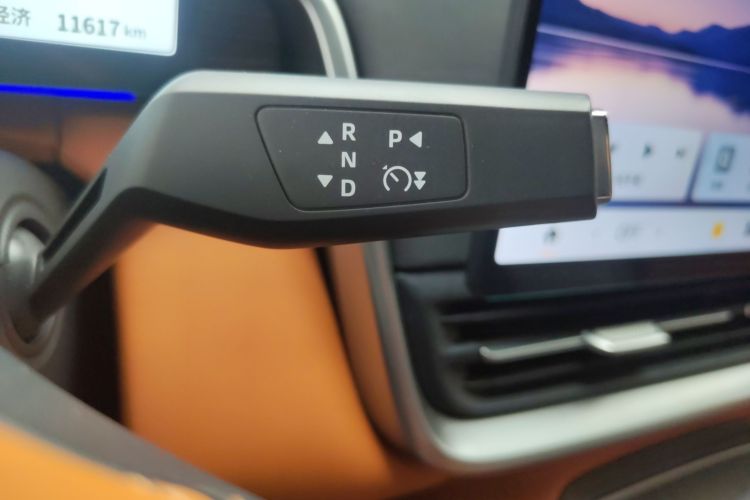 东风奕派 eπ008 2025款 210Ultra增程版 5座中控内饰18