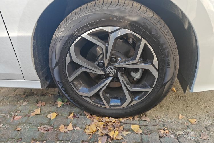 名爵 MG5 2023款 180DVVT 手动风尚版车身外观10