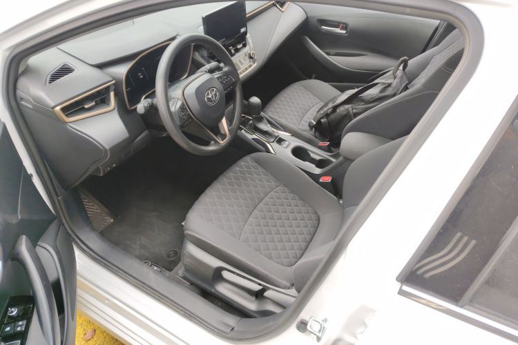 丰田 亚洲狮 2023款 2.0L 精英版中控内饰7003