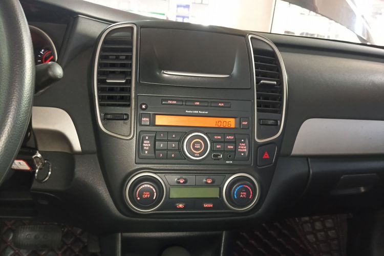 日产 轩逸 2018款 经典 1.6XE+ CVT领先版中控内饰16