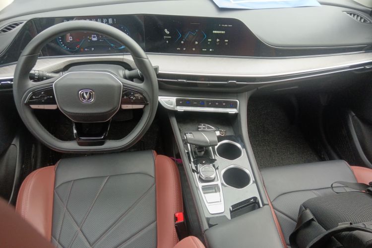 长安 逸动 2023款 畅享版 PLUS 蓝鲸NE 1.4T GDI DCT尊贵版中控内饰12