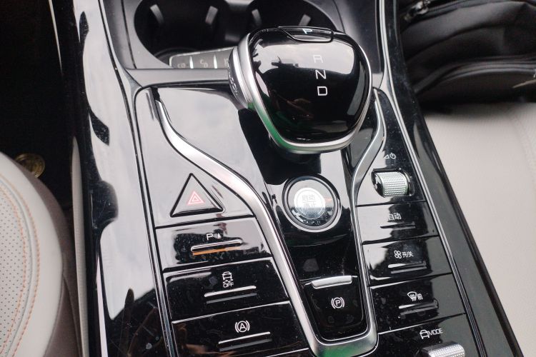 比亚迪 秦PLUS 2023款 冠军版 DM-i 55KM领先型中控内饰18