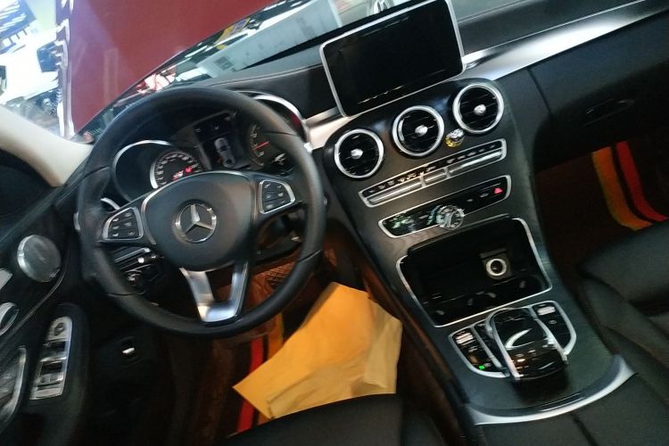 奔驰C级 2018款 C 200 L 运动版 成就特别版局部细节18