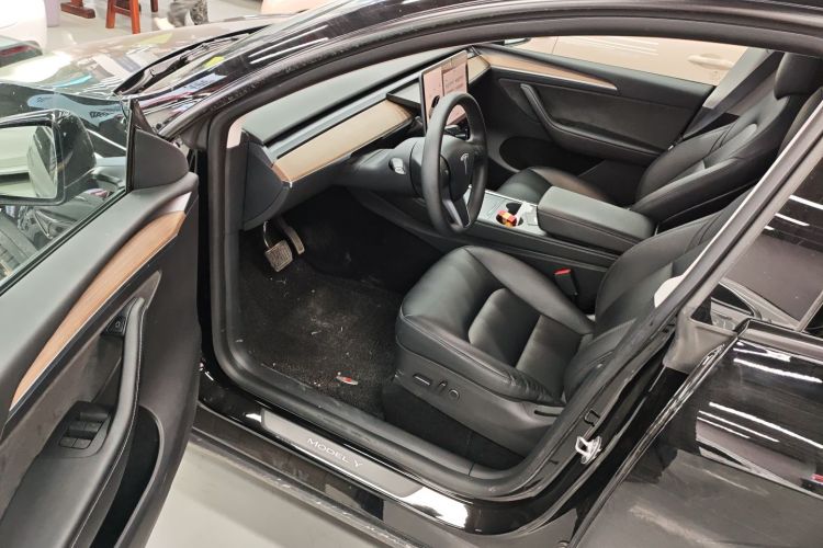 特斯拉 Model Y 2022款 后轮驱动版中控内饰20