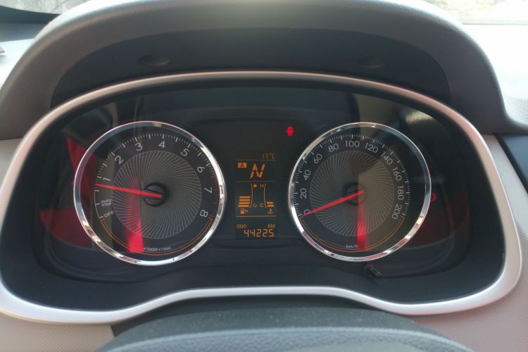 雪佛兰 2015款 赛欧3 1.3L AMT理想版局部细节14