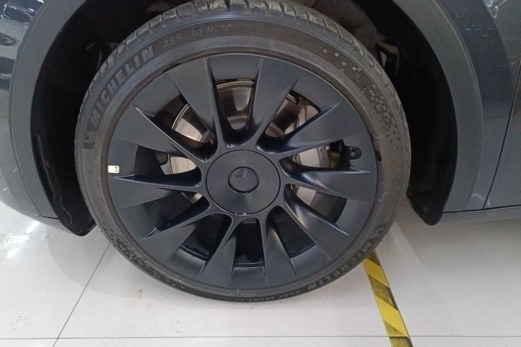 特斯拉 Model Y 2024款 长续航全轮驱动版车身外观6002