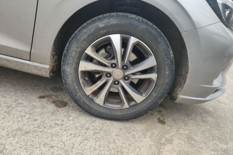 长安 逸动 2020款 PLUS 蓝鲸NE 1.4T GDI DCT尊贵型车身外观10