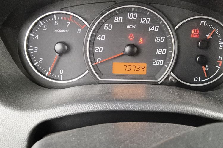 铃木 雨燕 2015款 1.5L 手动限定版中控内饰15