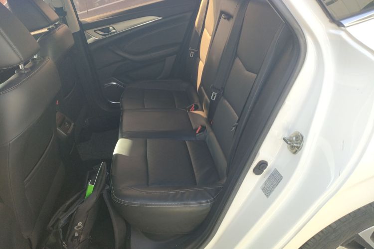 长安 逸动 2018款 1.6L GDI 手动时尚型中控内饰21