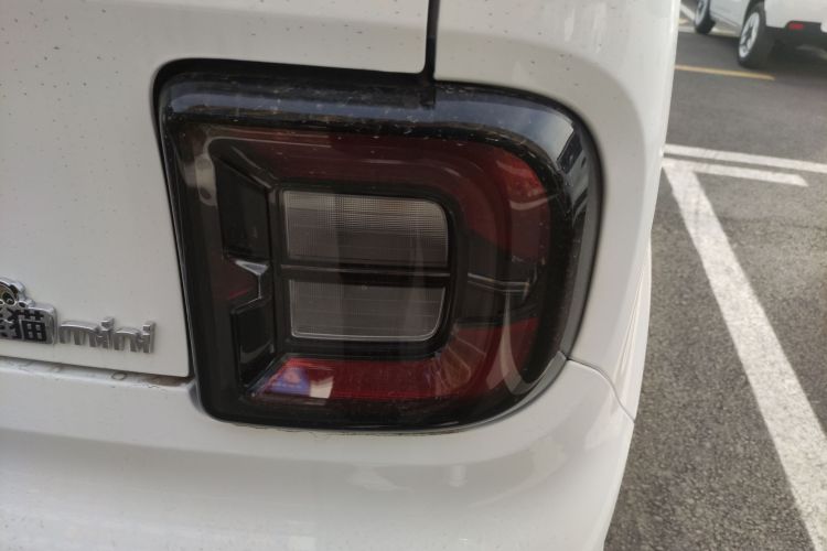 吉利银河 2024款 熊猫mini 200km 耐力熊车身外观9