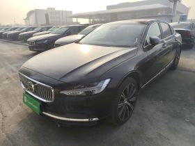 沃尔沃S90 2025款 B5 智远豪华版