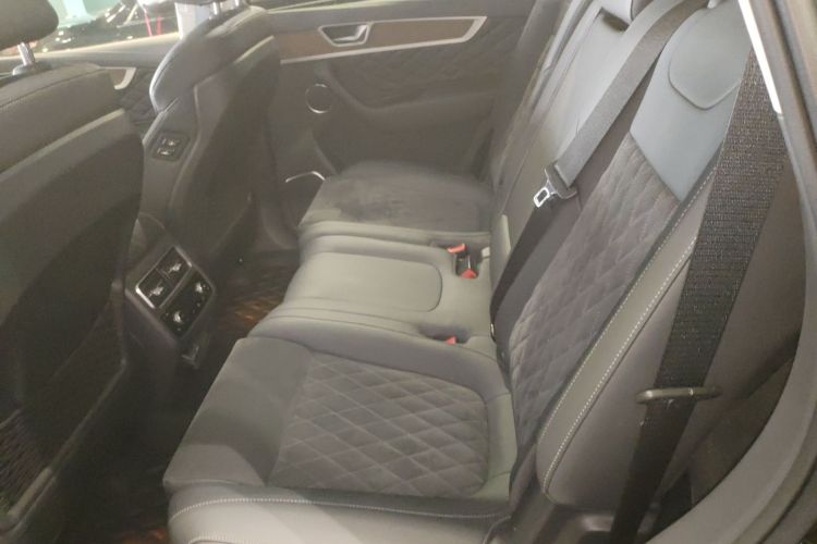 红旗HS7 2021款 2.0T DCT两驱智联旗畅版中控内饰21