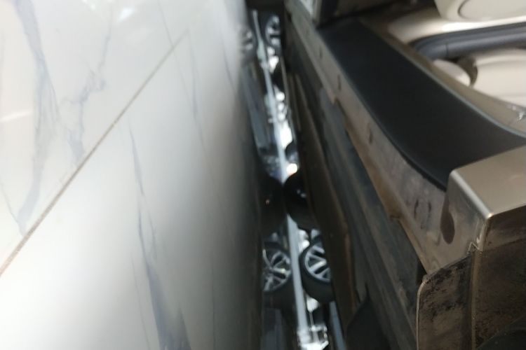 理想汽车 理想L9 2022款 Max机舱底盘30