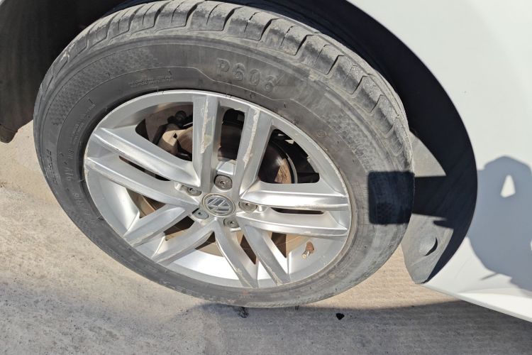 大众 朗行 2015款 1.6L 自动舒适版车身外观6008