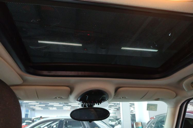 MINI Countryman 2016款 1.6T COOPER ALL4 Fun装备控局部细节22