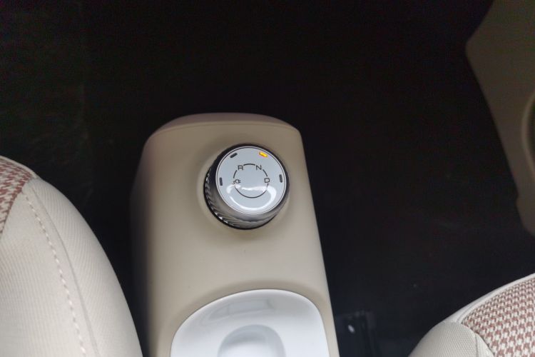 五菱汽车 宏光MINIEV 2024款 第三代 215km 青春版中控内饰18