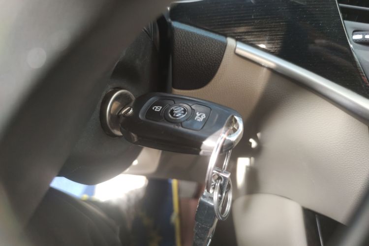 别克 威朗 2017款 三厢 15S 自动领先型中控内饰7001